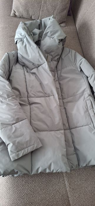 Продам пуховик легкий