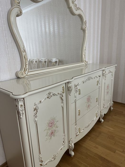 Продается комод с зеркалом