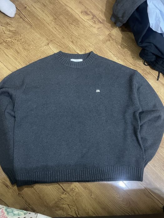 свиттер серый новый