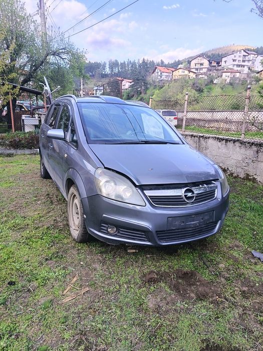 Opel zafira B ПРОДАВА СЕ НА ЧАСТИ 1.9 150кс, 6 скорости