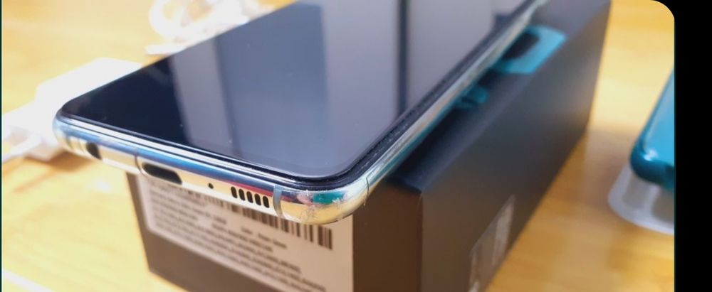 Samsung S10e cu doua huse originale smart view