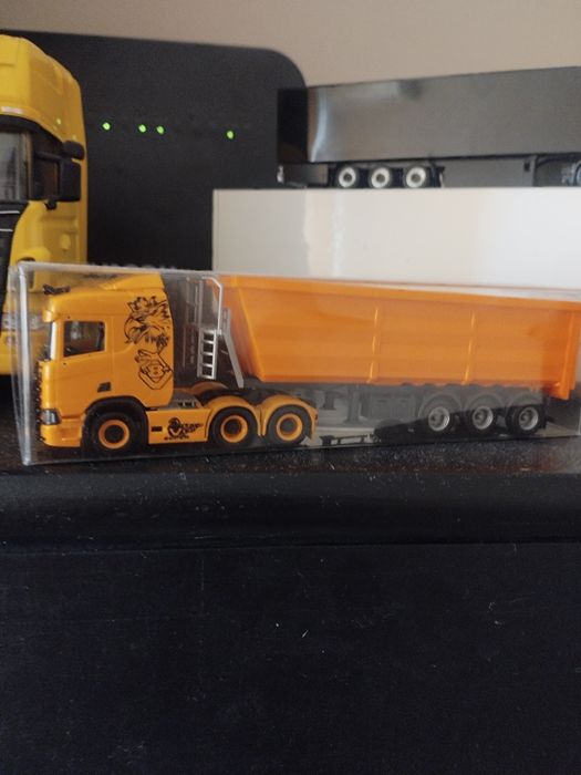 Камион Скания мащаб 1: 87