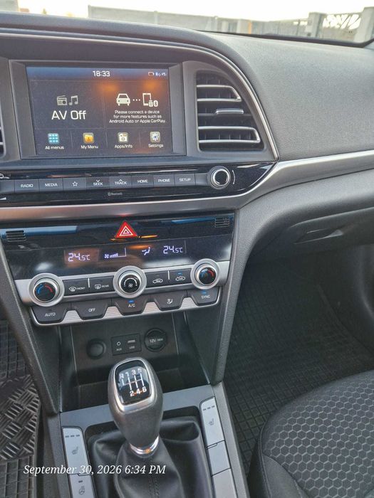 HYUNDAI Elantra 2019 — imagine 3