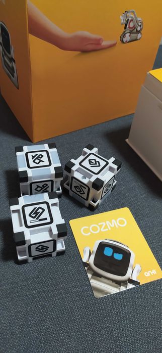 Робот Anki Cozmo