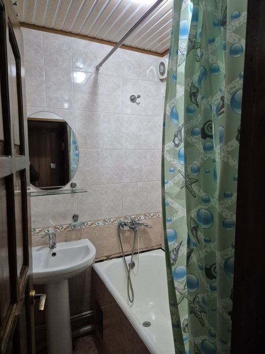 Продаётся своя 2хкомнатная напротив Атласа