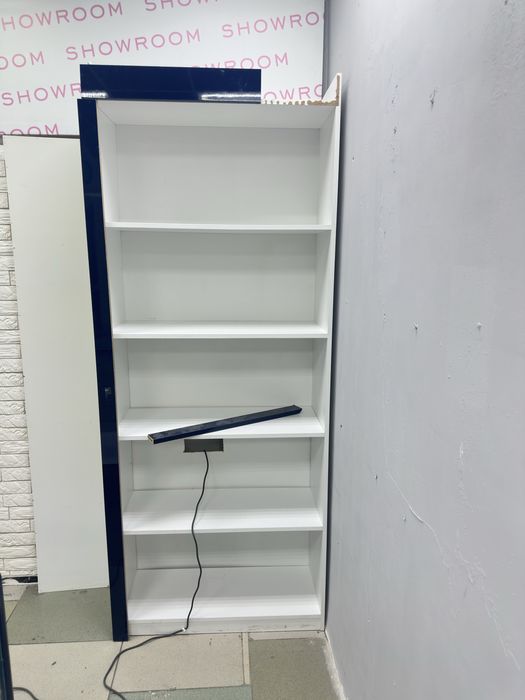 Шкаф в магазин, стеллаж, витрины