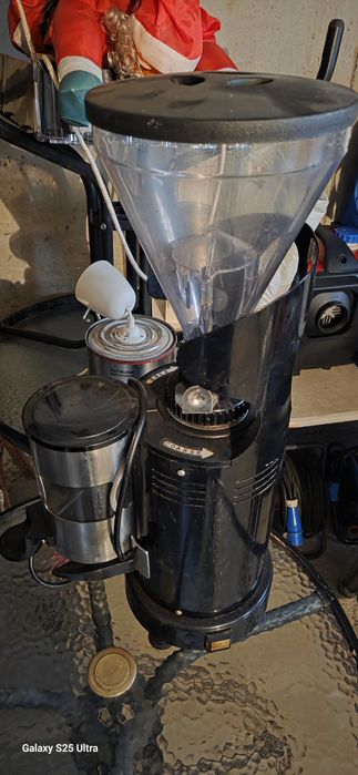 Продавам машини за фрапе и кафемелачки