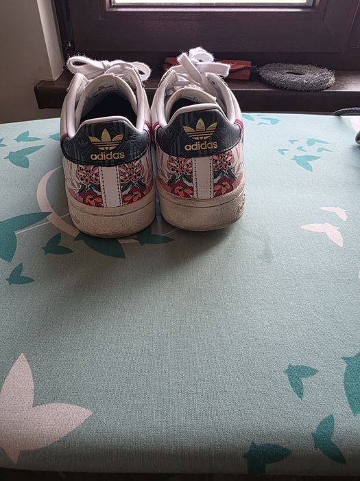 Маратонки адидас