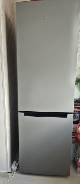 Продам хололильник INDESIT