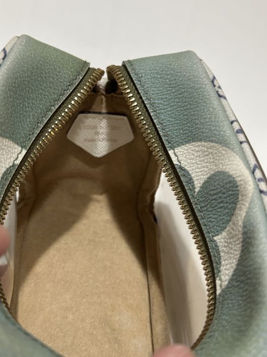 Дамска несесер-чанта Louis Vuitton Beach Pouch Monogram Giant / Khaki Green