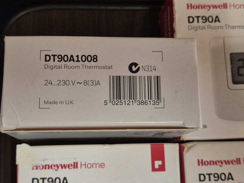 Termostat de ambient cu fir Honeywell DT90A1008