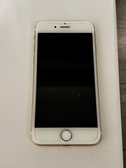 Vand iphone 6 arata si functioneaza foarte bine