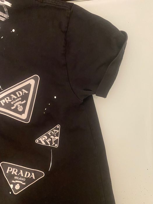 Тениска на prada