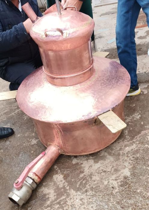 Vindem cazane Tucă 200 litre fund 5mm  peret 3mm capac 2mm răcitor tava legătură tot complet