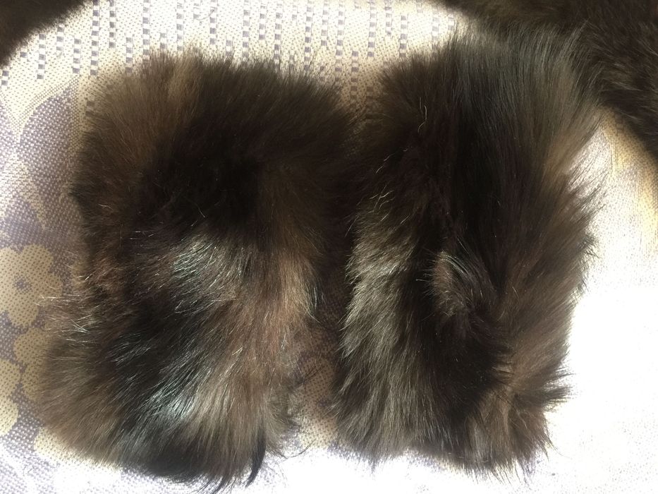Воротник и манжеты из натурального меха новые