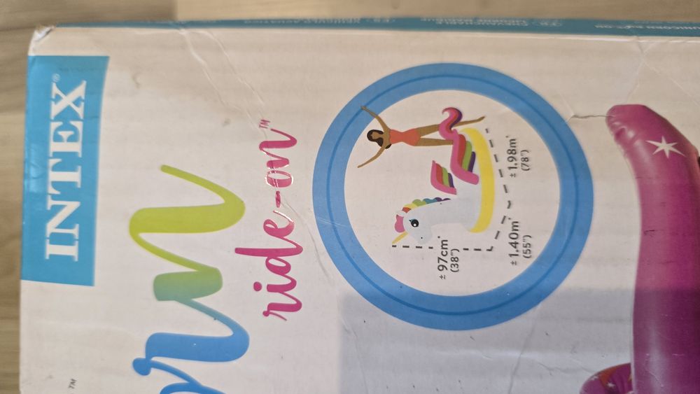 Unicorn Gonflabil Intex Ca Nou – Folosit o singură dată!
