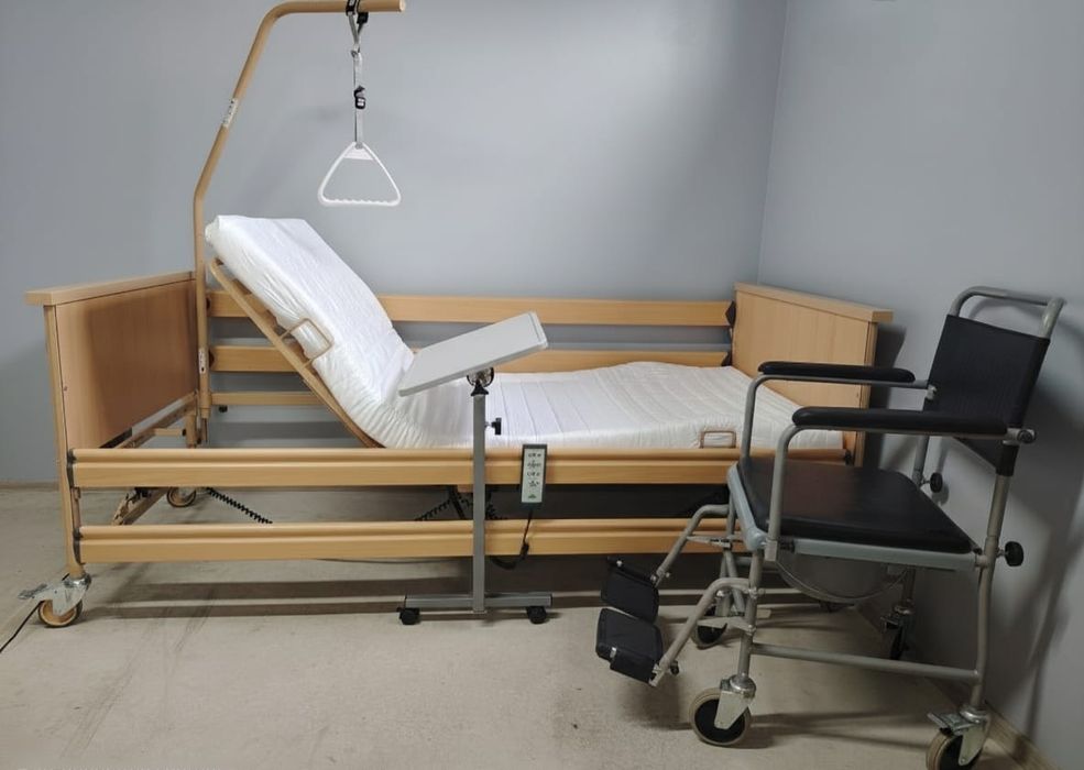 Pat medical electric cu telecomanda pentru persoane cu dizabilități.