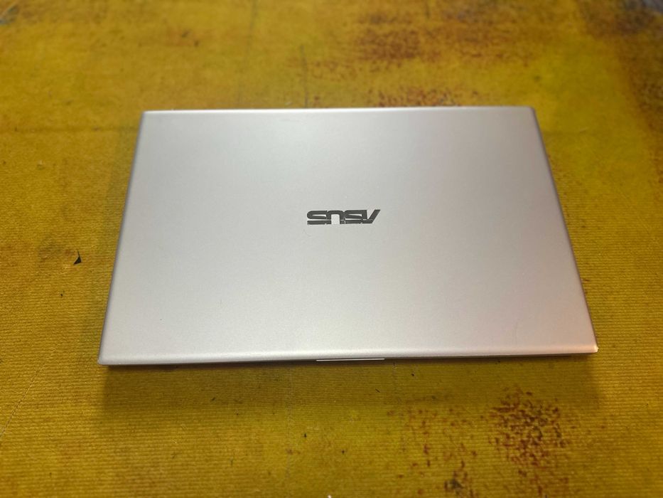 Asus Vivobook 15, i3 gen 10 , 4 gb ddr4, ssd nvme rapid