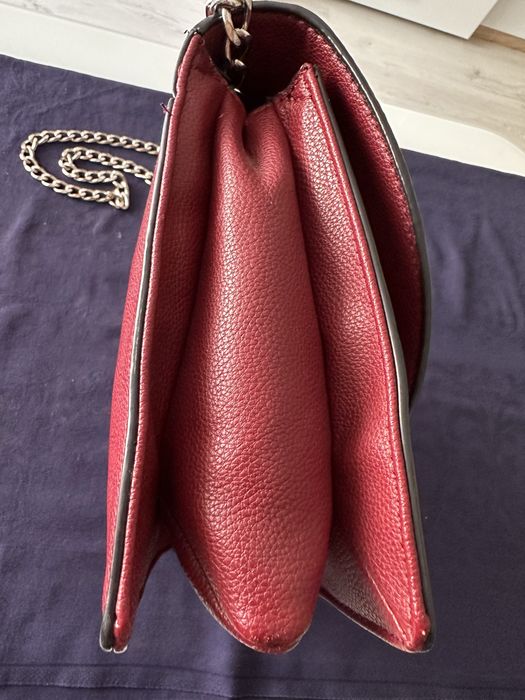 Дамска чанта Guess
