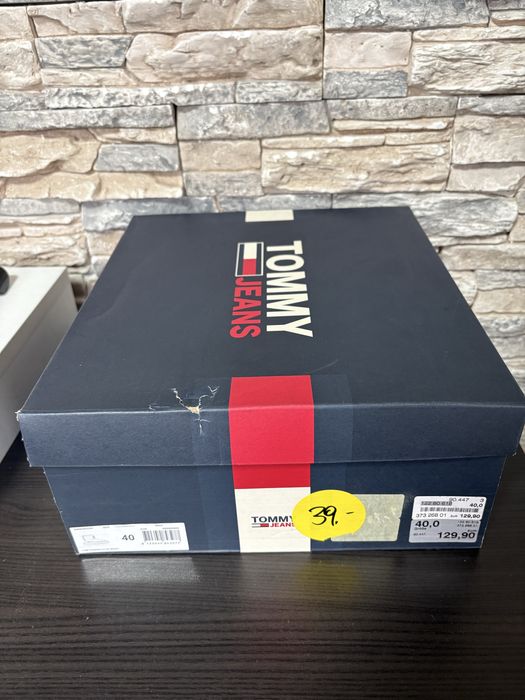 Апрески Tommy Hilfiger