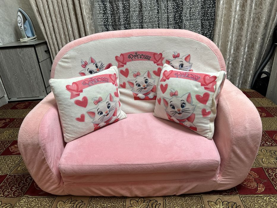 Мягкий детский диванчик продам