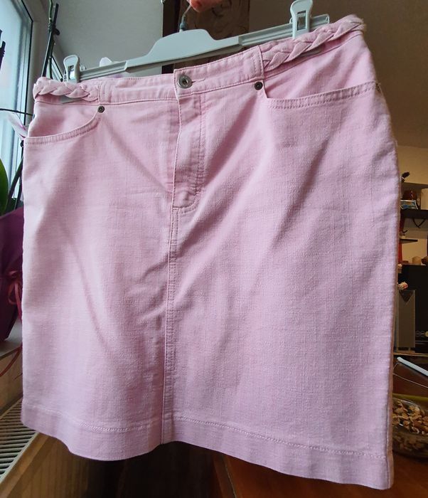 Fuste de blug, material calitativ