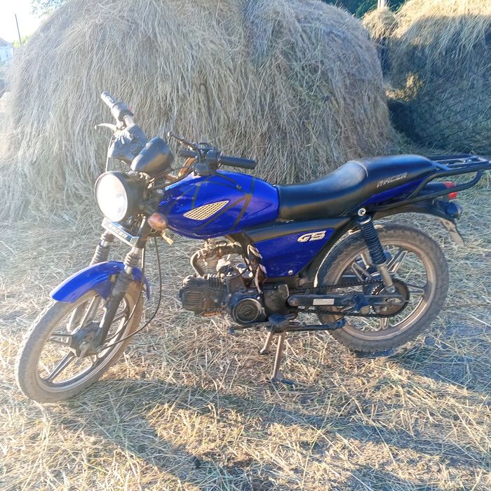 мотоцикл Racer 125 на ходу