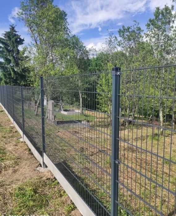 Vând garduri si porti din plasa bordurata