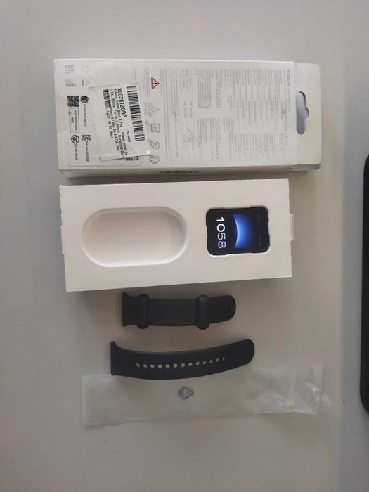Продавам Xiaomi Mi Band 8 Pro в идеално състояние!
