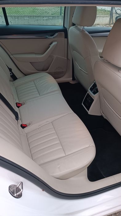 Skoda Octavia 1.6TDI DSG/LED/Печка