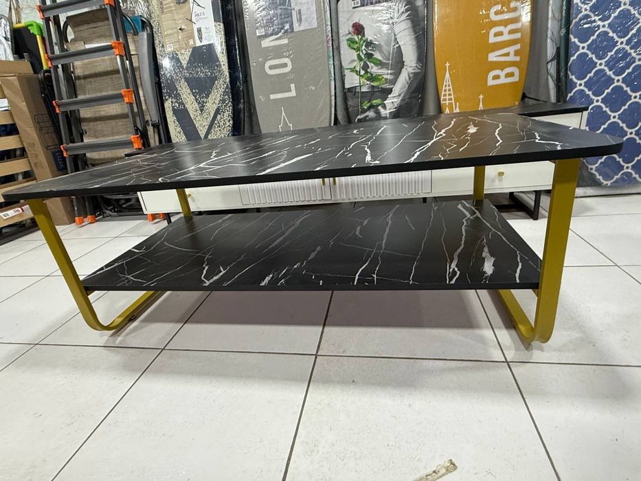 Журнальный стол для гостиной