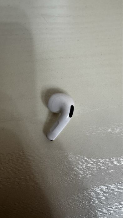 Airpods 4 generation левое ухо