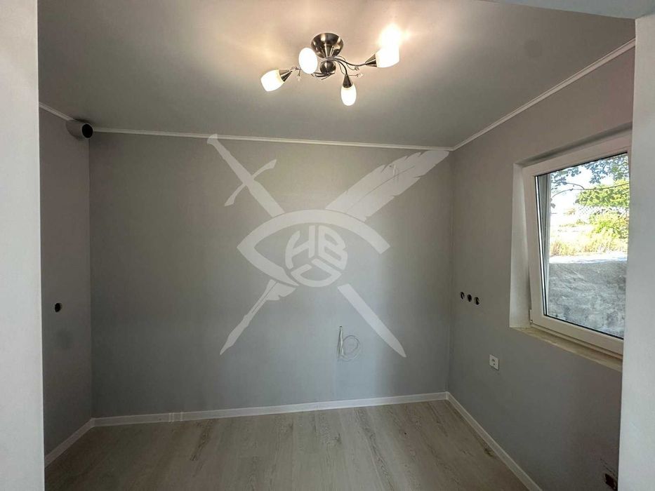 Къща - с. Подвис