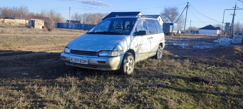 Продам машину Nissan Prairie 1989 не на ходу