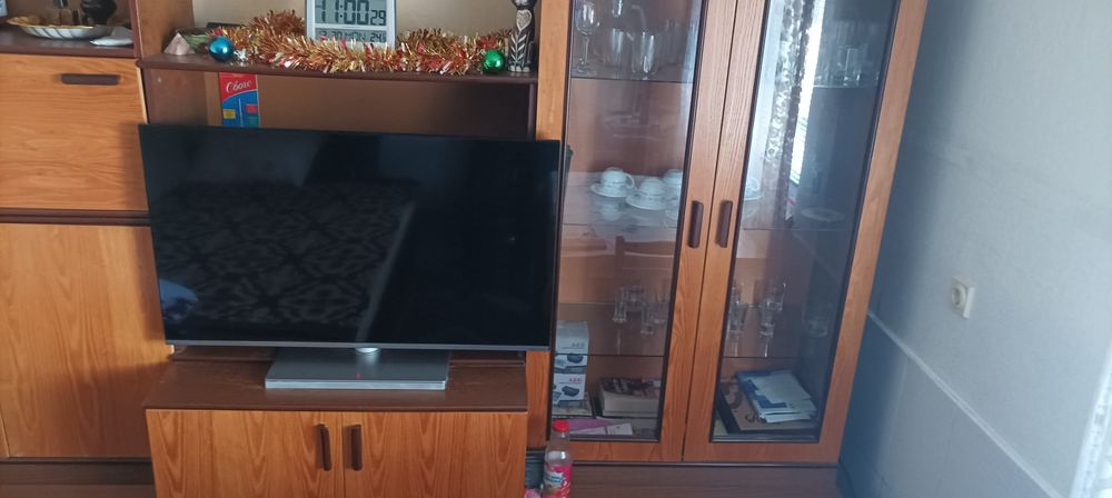 Продавам много запазена секция 270см дължина 190см височина