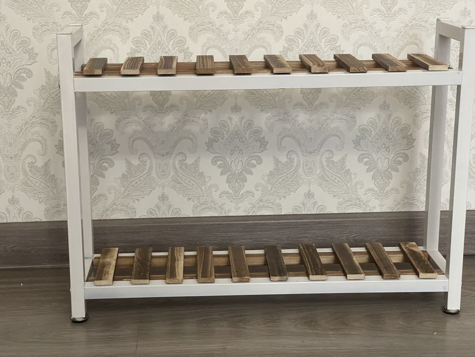 Продам новую полку для цветов