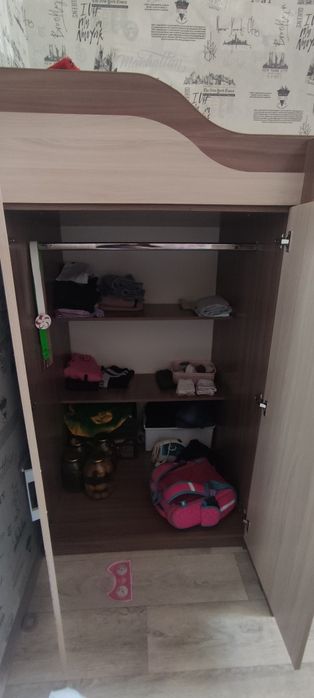 Двухъярусная кровать