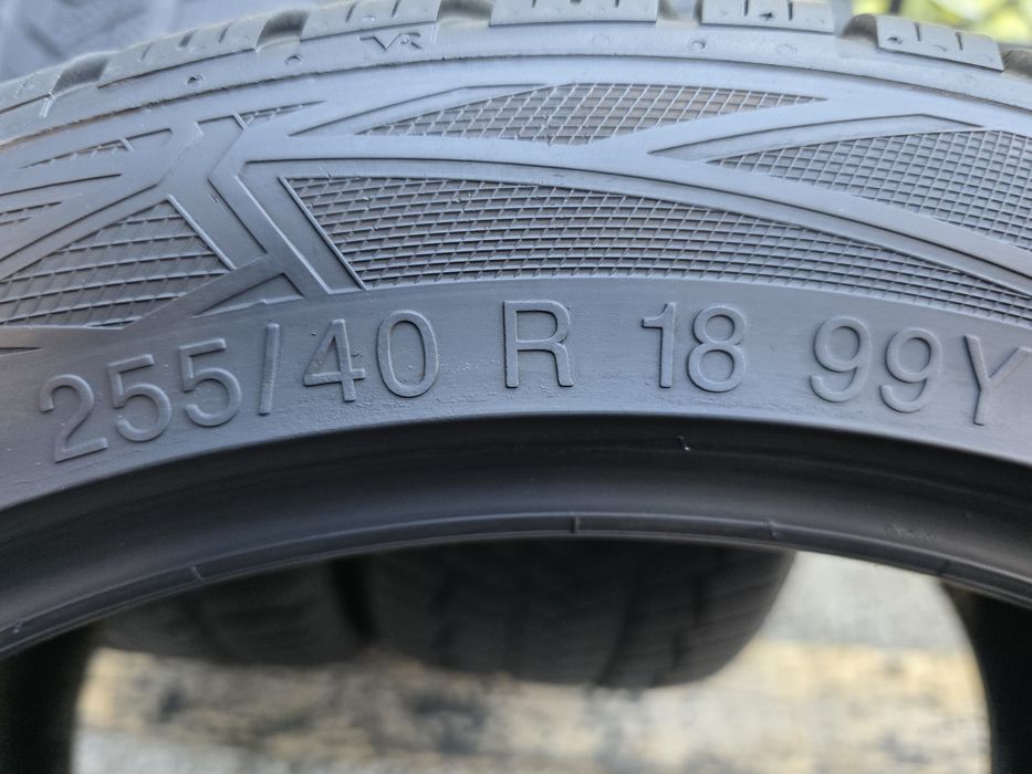 Vand  patru anvelope de iarna pirelli/ verdesrein  255 40 18 dot 2724