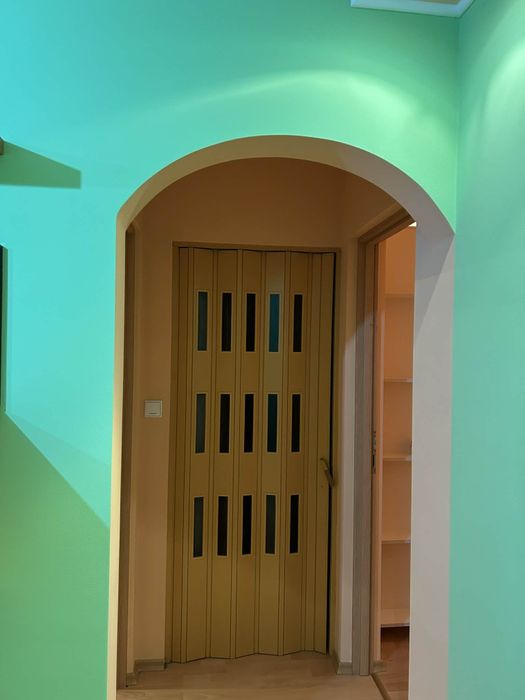 Închiriez apartament 3 camere