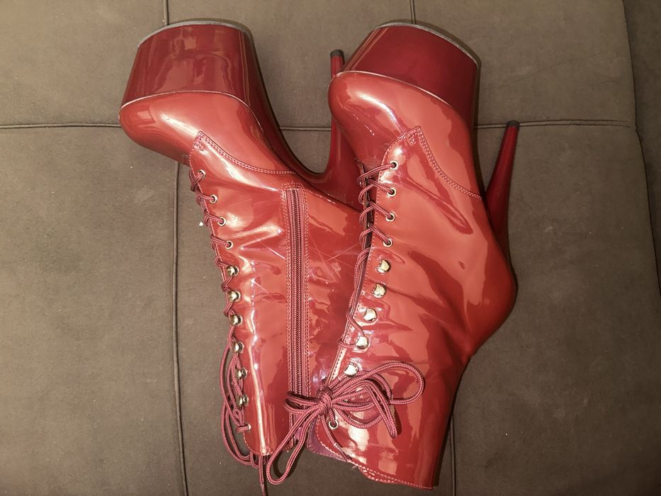 Продаются стрипы для pole dance.