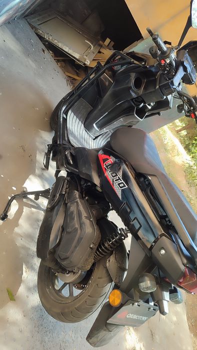 Benzinli skuter Qiumotors Tank