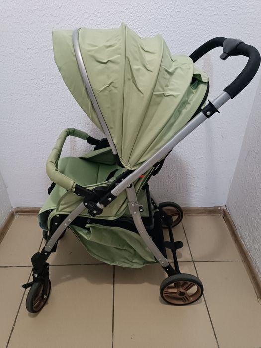 Продам почти новую коляску