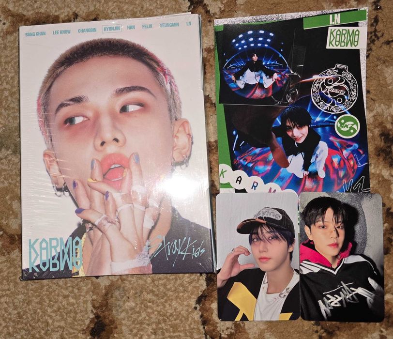 STRAY KIDS  KARMA Acordion Albums