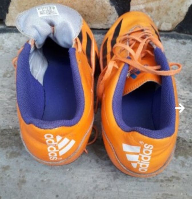 Футболни обувки.Бутонки.Adidas.Номер 42.
