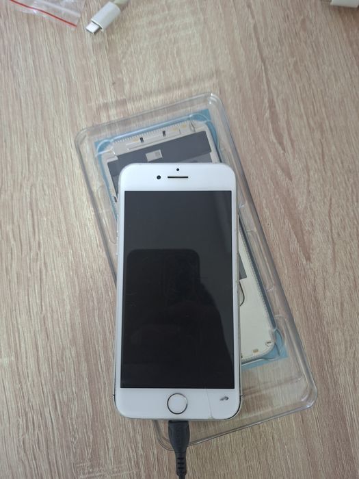 Iphone 8 64gb   .