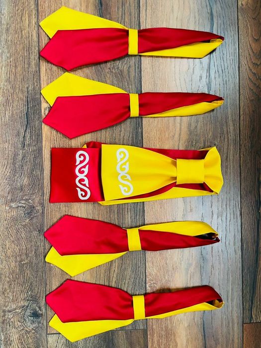 Галстуки бантики