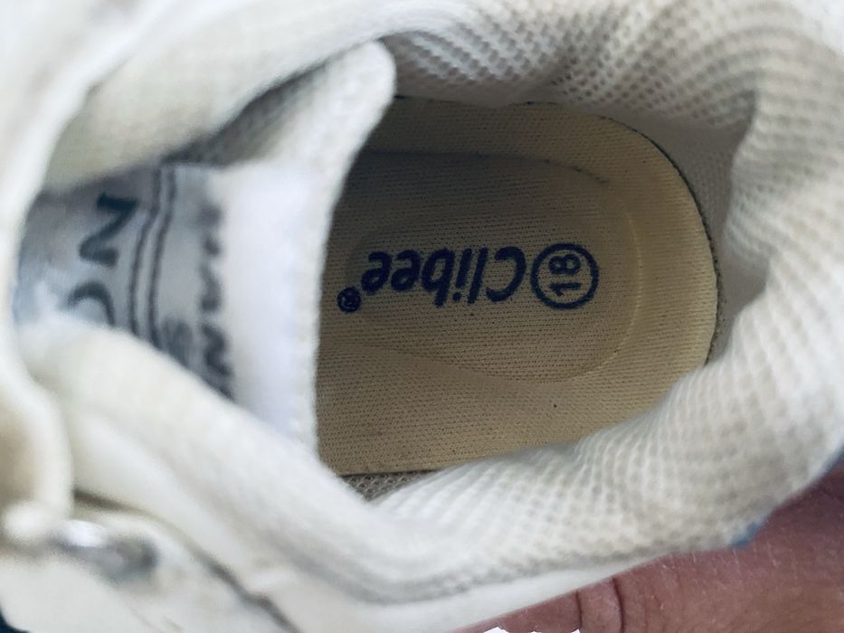 Продам детскую обувь