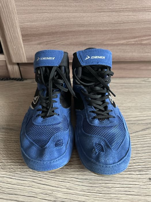 Продам борцовки синего цвета.Размер:40