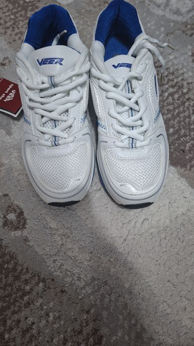 Adidași Veer noi cu 60 lei.