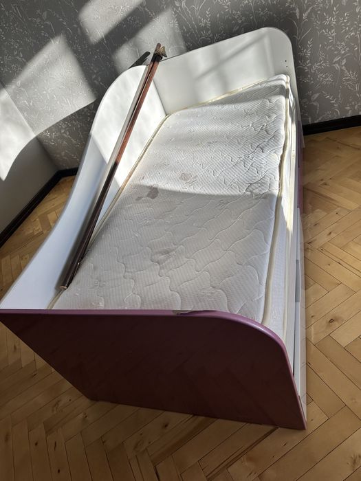 Продам кровать детскую